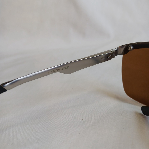 Sundog Eyewear Illusion Sunglasses Silver Frame Amber Lens - Picture 4 of 5